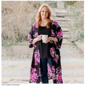 The Pioneer Woman Kimono size L / XL black and pink flowers NWOT